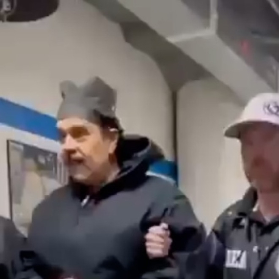 Ko je trenutno glavni u Venecueli?; SAD: Ovo nije rat; Vojska na granici; Maduro u "zatvoru užasa" FOTO/VIDEO