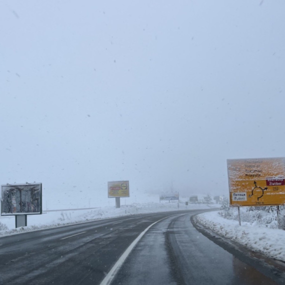 Borba je trajala čitavu noć; Putevi na Zlatiboru konačno prohodni FOTO