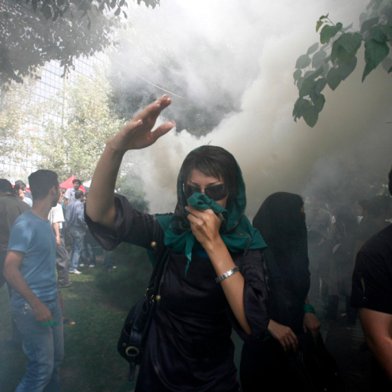 Iranci priznali; Na protestima hapšena i deca