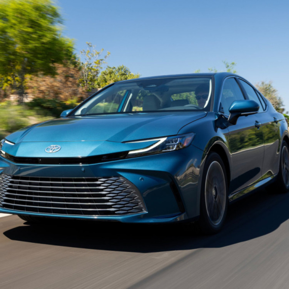 Toyota Corolla i Camry i dalje se odlično prodaju u Americi opsednutoj SUV modelima