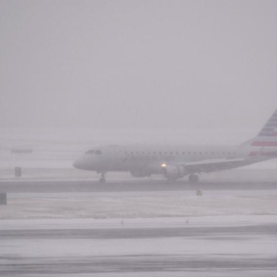 Mećava zavejala predsednika Rumunije, ne može da se vrati kući VIDEO