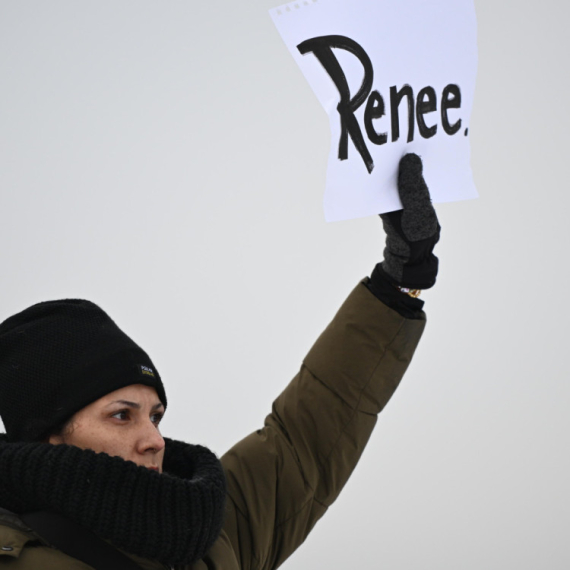 Poznati rezultati obdukcije ubijene žene u Mineapolisu: Pogođena najmanje tri puta