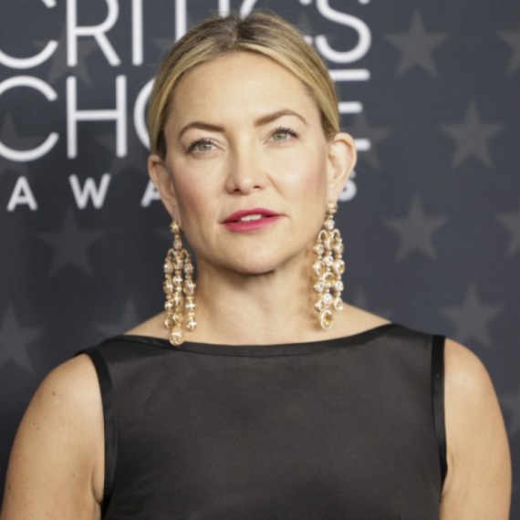 Novi film Kejt Hadson i Hjua Džekmana izazvao skandal: "Krade nasleđe našeg oca"