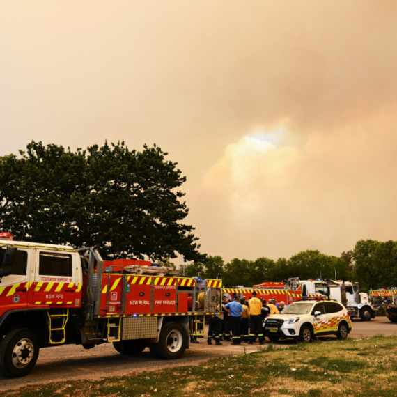 Katastrofalni požari: Stihija guta sve pred sobom; Stotine hiljada ljudi bez struje FOTO/VIDEO