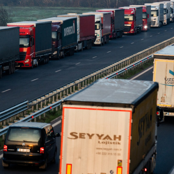 Na granicama čekanje i do četiri sata