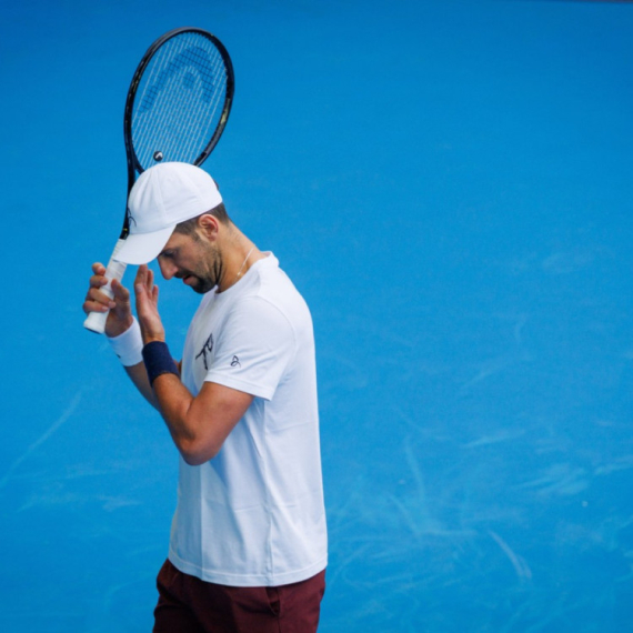 Alert in Melbourne – Djokovic left training after 12 minutes! PHOTO/VIDEO