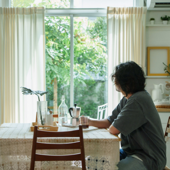 Ova svakodnevna navika negativno utiče na zdravlje: Starijima od 40 se savetuje da što pre prestanu