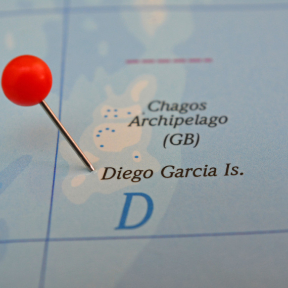 Sudbina ključne strateške baze visi o koncu; Tramp i Starmer "u klinču"