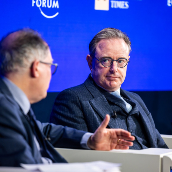 De Vever: Dosta je – Tramo je gladna gusenica