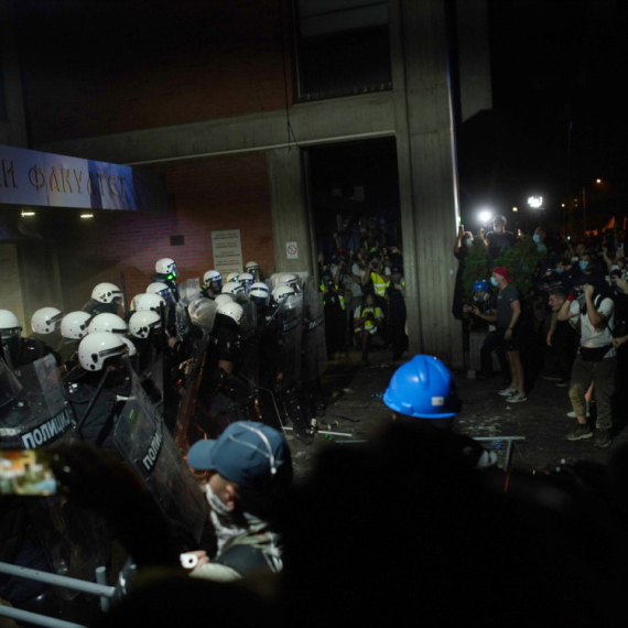 Rektorat Univerziteta u Novom Sadu: Blokiranje nastave je nezakonito; Nasilje se neće tolerisati