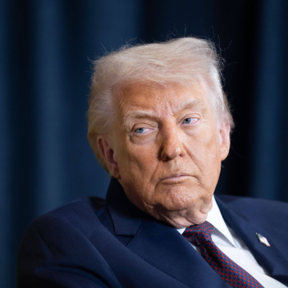 Bela kuća objavila zanimljivu fotografiju Trampa – postoji samo jedan problem FOTO