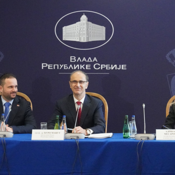 Počela sednica Vlade Srbije na Tari; Predsedava Macut