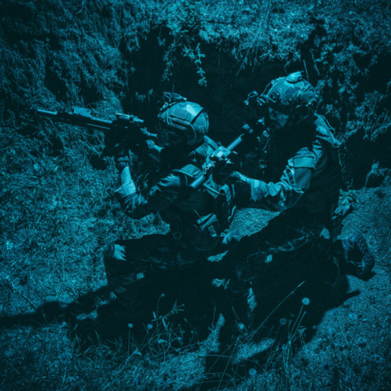 Vojska na nogama: Kopaju se rovovi, podižu se utvrđenja; Novi rat je iza ćoška? FOTO