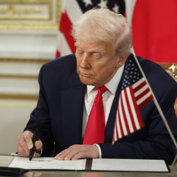 Trampova administracija planira da koristi AI za pisanje zakona