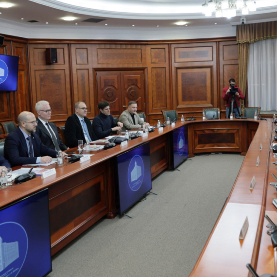 Direktor ACG, Nebojša Žugić, na sastanku sa premijerom Macutom u cilju razvoja školskog sporta u Srbiji