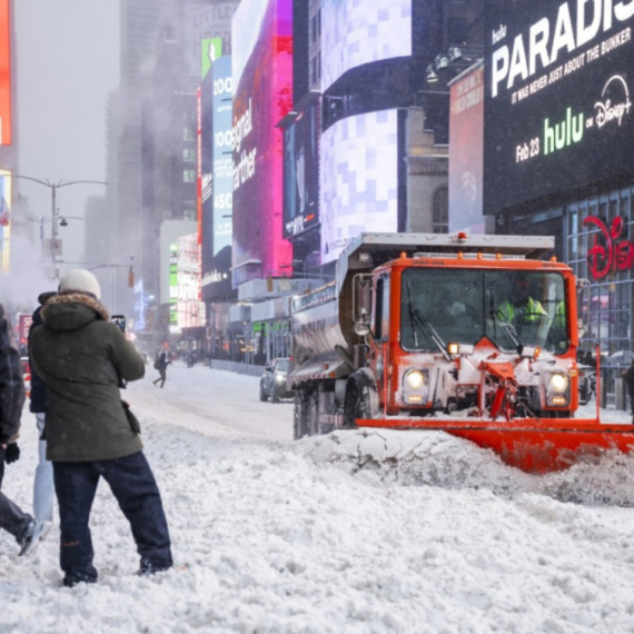 Smrzavaju se: Porastao broj mrtvih; 14 država pod ledom VIDEO