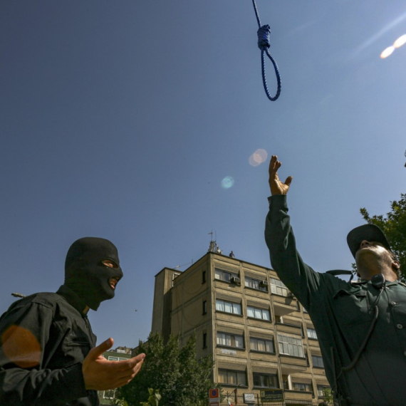 Spremaju se novi nemiri? Iranska paravojna formacija patrolira Teheranom