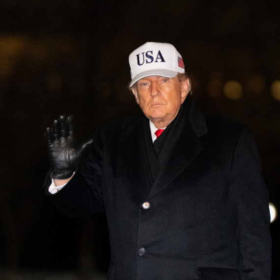 Detalj sa javnog nastupa podgrejao sumnje o Trampovom zdravstvenom stanju FOTO