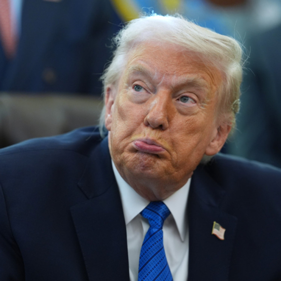 "Ogromna armada već je u pokretu; Videćemo šta sledi..."