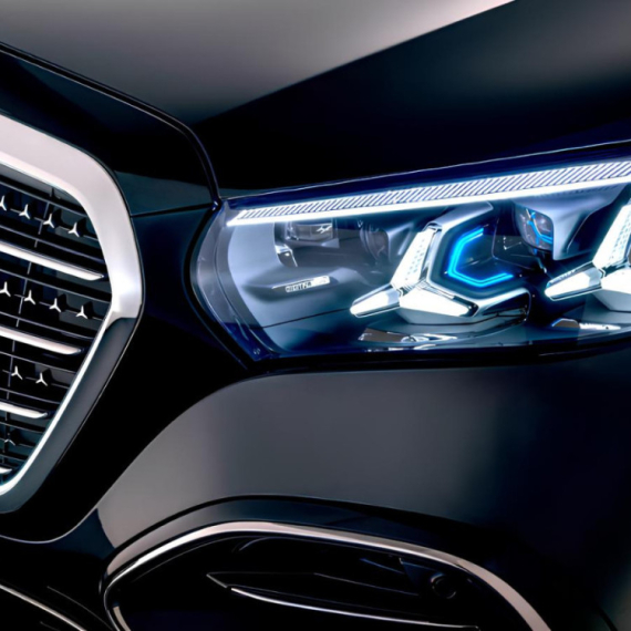 Nova S klasa osvetljava put kao nikad pre: 50.000 LED dioda u službi bezbednosti FOTO