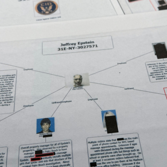 Pedofilu nudili "dve bebe iz Afrike": "Baš kao u Madoninom stilu" FOTO