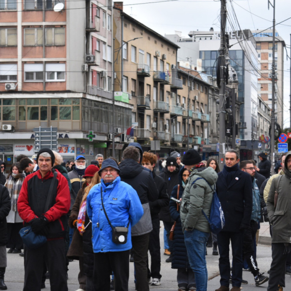 Neprijatna scena pred kamerama: Blokaderka bez objašnjenja, gde je program studentske liste?