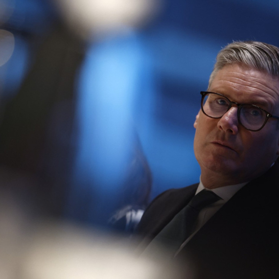 Haos u vrhu britanske vlade; Starmer sve usamljeniji