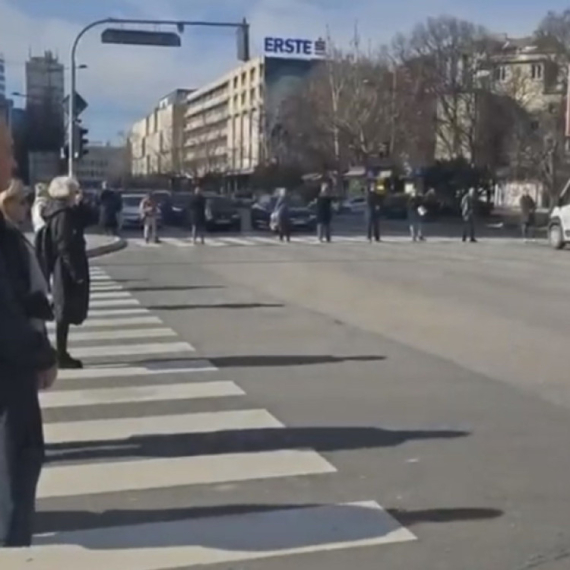 Jedanaest blokadera parališe život stotinama hiljada građana VIDEO