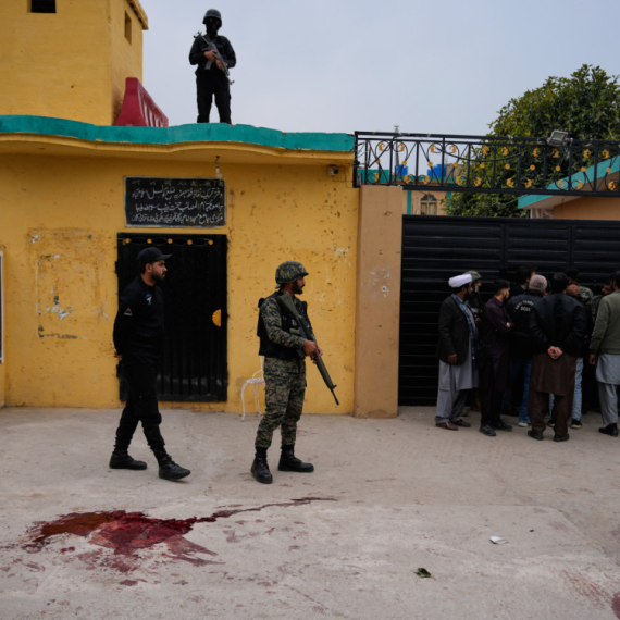 Užas u džamiji; Razneo se bombaš samoubica; I dalje se broje mrtvi i povređeni FOTO/VIDEO