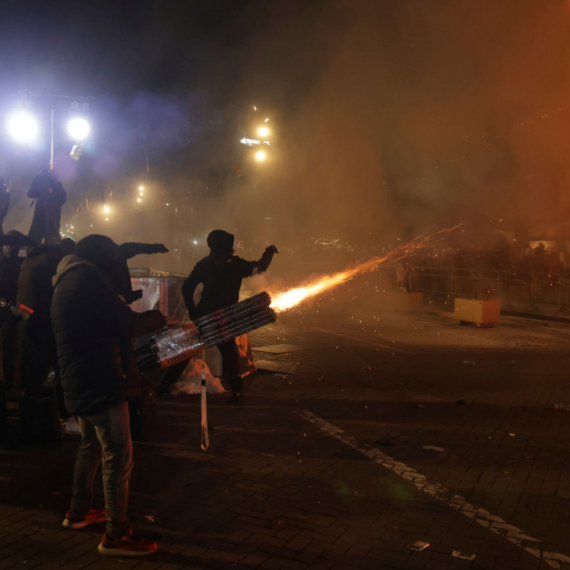 "State of war" on the streets of Tirana; Protesters tried to set fire to Rama's office PHOTO/VIDEO