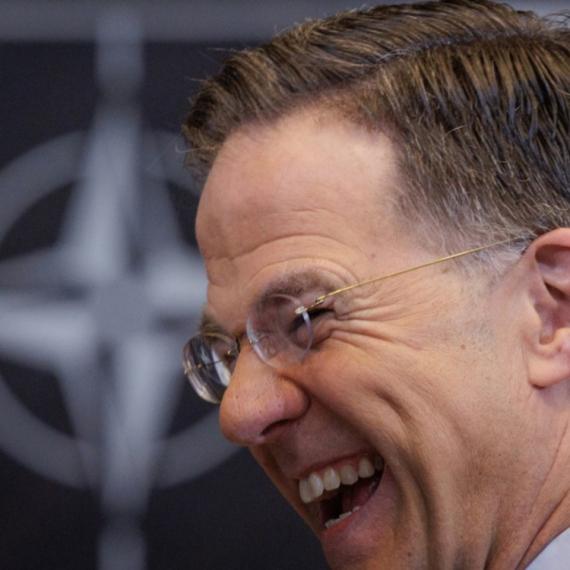 NATO u problemu: Rute nemoćan