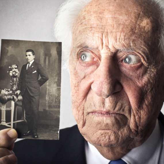 Zašto proces starenja naglo ubrzava između 44 i 60 godina? Kako sat da vratimo nazad FOTO