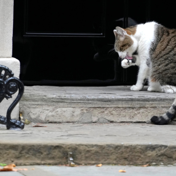 Od referenduma do skandala: Ispratio je mnoge političare, a i dalje je na dužnosti FOTO