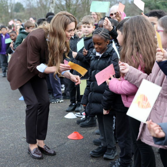 Kejt Midlton odbila zahtev fana: "Ne mogu to da potpišem"