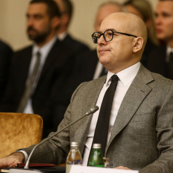 Aljbin Kurti izveo vojsku na ulice Prištine; Vučević: Još jedan šamar međunarodnom pravu i gaženje povelje UN