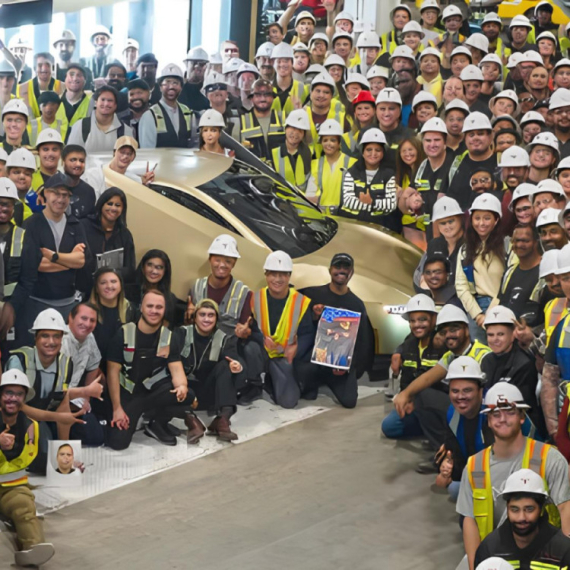 Prvi Tesla Cybercab sišao sa trake, Mask potvrdio i cenu FOTO