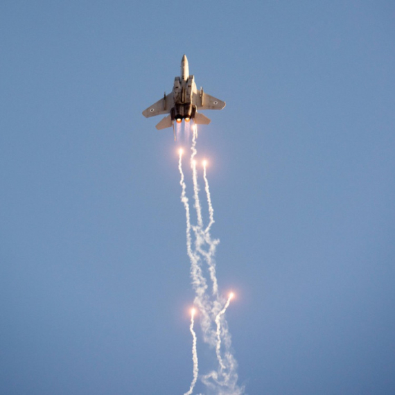 Izrael je napao: Poleteli borbeni avioni VIDEO