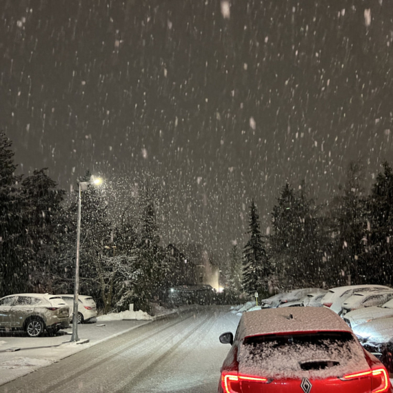 Jaka mećava preko Zlatibora: Putari su na terenu; Policija prati situaciju