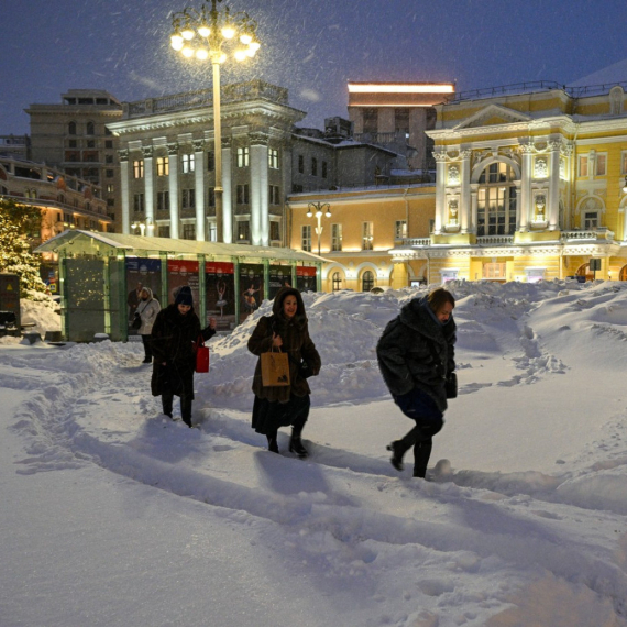 Snežna apokalipsa – grad je zatrpan; Nanosi viši od 80 centimetara FOTO/VIDEO