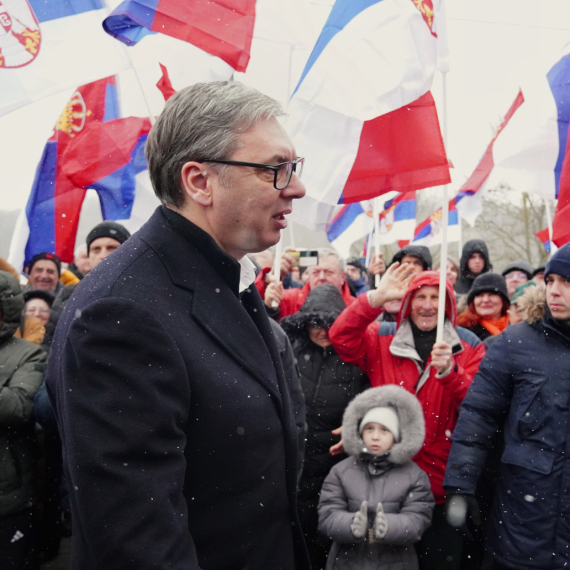 Vučić u Knjaževcu: Mobilna ambulanta stiže u svako selo, time ćemo da sačuvamo živote