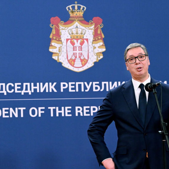 Vučić: "Ja njih ne mogu da mrzim, Bog sve vidi"