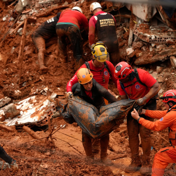 Poplave odnose živote; Gradovi pod blatom – najmanje 36 mrtvih, desetine nestalih FOTO/VIDEO