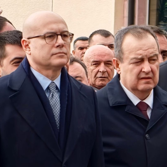 Vučević: Verujem u snagu Dačića da se izbori, i u naše lekare