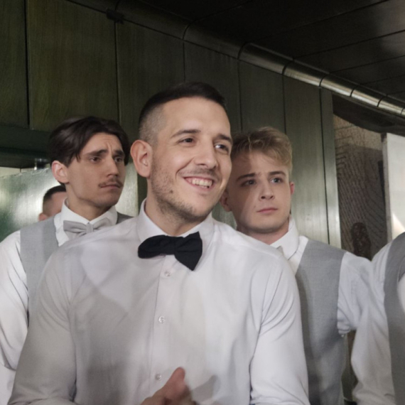 Brat Pelin oduševio nastupom: Odavno ga znate, a sad se na bini "venčao sa Nemicom" VIDEO