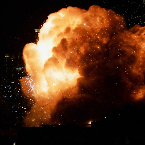 Bukti rat na Bliskom istoku: Vrhovni vođa je mrtav; Iran uzvratio udarac; Ceo svet je na nogama FOTO/VIDEO