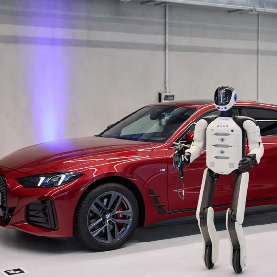 BMW uvodi humanoidne robote: Rade bez pauze i pomažu u izradi automobila VIDEO