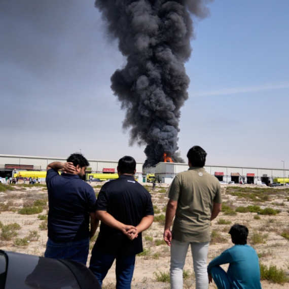 Pakao u Emiratima: Eksplozije, mrtvi i masovni beg ka Omanu VIDEO