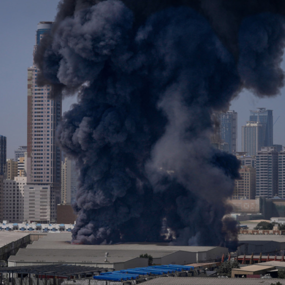 Srpska influenserka se javila iz Dubaija: "Ako budete čuli udare...neki imaju pileće mozgove" VIDEO