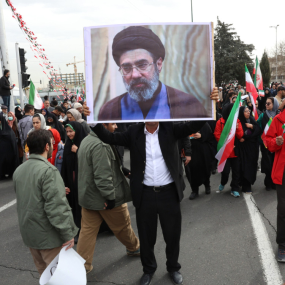 Hamneijev sin preživeo napad