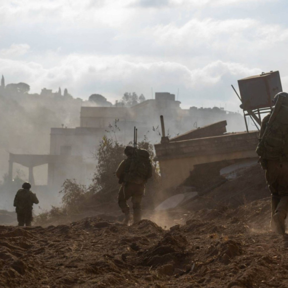 Šok snimak: Vojnici prelaze granicu na skijama VIDEO